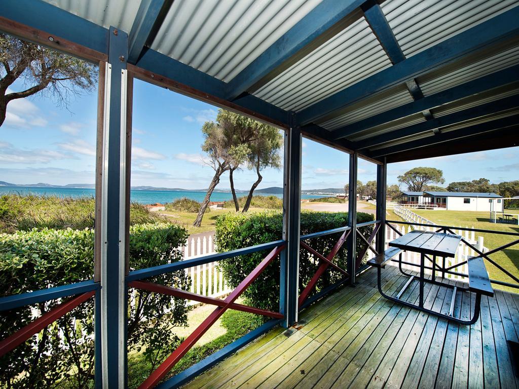 Acclaim Rose Gardens Beachside Holiday Park Олбани Стая снимка