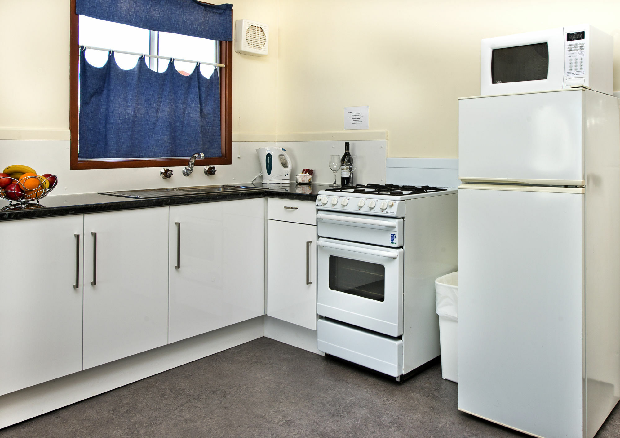 Acclaim Rose Gardens Beachside Holiday Park Олбани Екстериор снимка