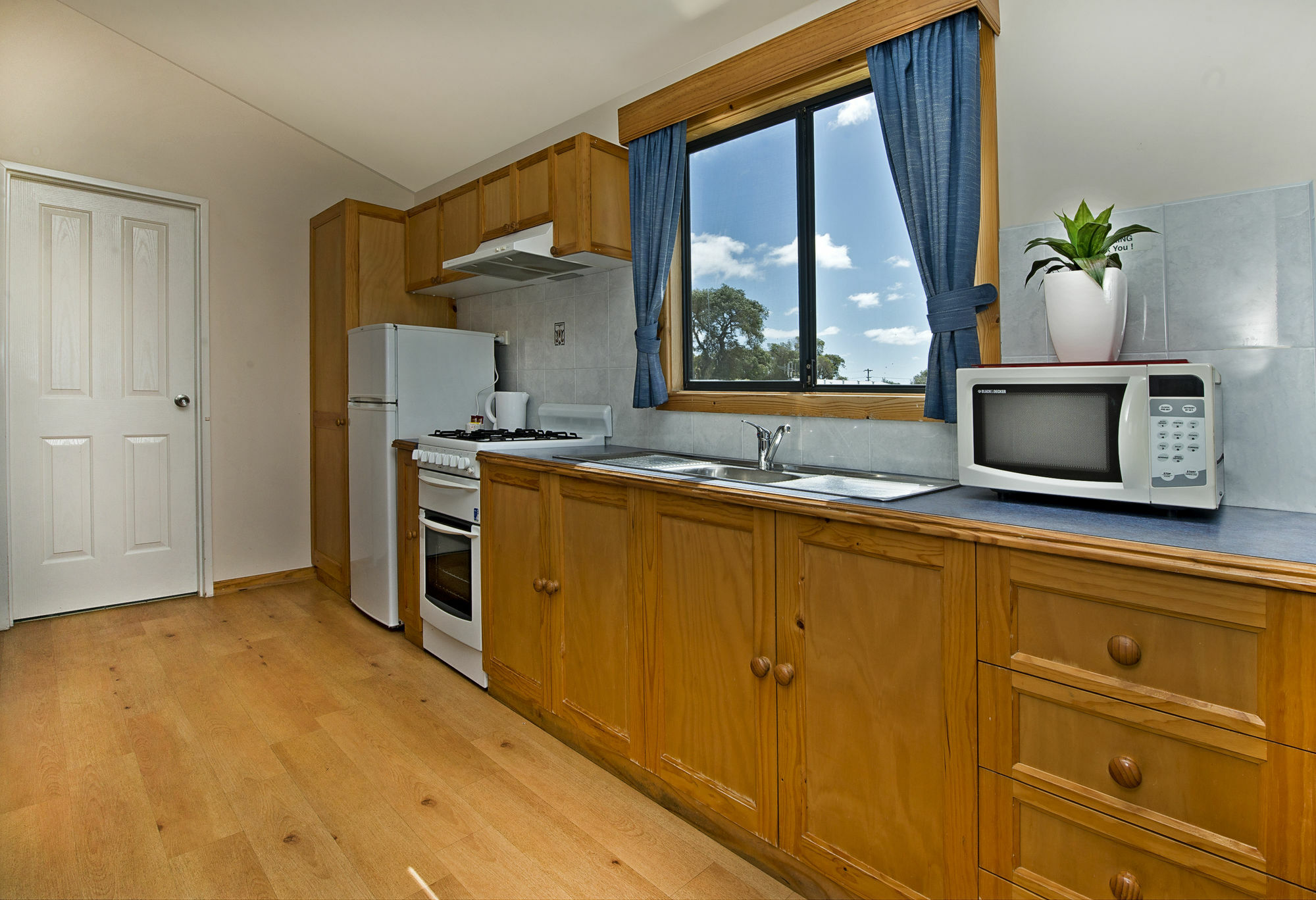 Acclaim Rose Gardens Beachside Holiday Park Олбани Екстериор снимка